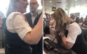 La situation dégénère à l'aéroport de Zaventem: un passager furieux est si agressif que l'hôtesse termine en pleurs (Vidéo)