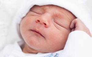 Le mystère d'Anya, le bébé qui dort depuis presque un an !