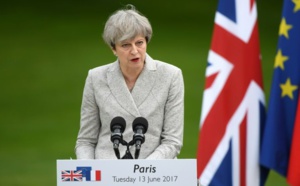 L'incendie de Londres retarde l'annonce d'un accord de gouvernement