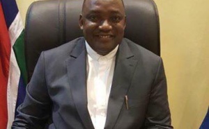 Le président gambien, Adama Barrow ferme le journal "Observer"