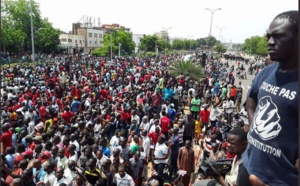 Mali, les images de la marche pacifique de la plateforme "An tê A Banna" samedi, pour dire #TouchePasAMaConstitution #Grin223