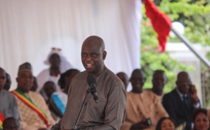 L’allocution du Maire de saint-Louis; Mansour FAYE sur la Place Faidherbe, lors de remise d’appuis aux pêcheurs (vidéo)