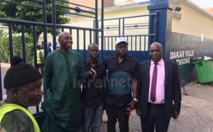 Mamadou Lamine Diallo et Oumar Sarr à la Gendarmerie de Thiong, au chevet de leurs camarades