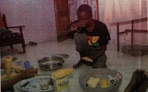 CHEZ MALAL TALL, RAPPEUR: Ndogou avec un Fou pas si malade