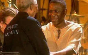Vidéo-Paroles de Ndour à Ndour : "Youssou Ndour, mon grand, nguir yalla, bayil politik bi..."