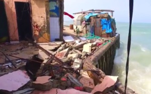 Furie marine à Santhiaba : des maisons détruites, une population déboussolée, des appels à l’aide… Regardez