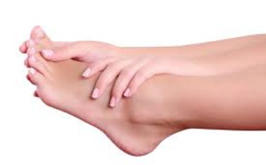 Cor, durillon ou œil de perdrix: voici des remèdes pour soigner vos pieds