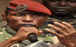 Dadis nomme une commission d'enquête sur fond de tensions au sein de la junte