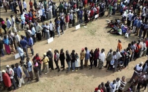 KENYA: Une femme accouche en allant voter