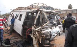 Accident mortel entre Ngaye et Mékhé: Le bus perd un pneu et s’encastre dans un arbre : 3 morts et 38 blessés