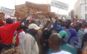 PHOTOS / PHOTOS - BENNO MARCHE POUR DENONCER LES DERIVES DU REGIME LIBERAL