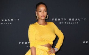 Photos: Rihanna époustouflante dans sa belle robe 
