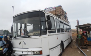 Drame à Sébikotane : l’apprenti qui dormait, tombe du marchepied du bus et décède