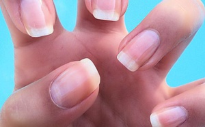 Voici 10 changements sur vos ongles qui pourraient cacher des problèmes de santé