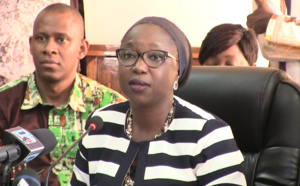Viviane Bampassy fait un cours magistral à Mariama Sarr sur le ministère de la Fonction publique, de la Rationalisation des effectifs et du Renouveau du service public