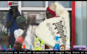 Vidéo: Le Jaraf Youssou Ndoye dans kouthia show à mourir de rire