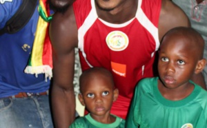 Cap-Vert, Praia- Les "Lions" en toute complicité avec les supporteurs … Tout ce que vous n’avez pas vu en images
