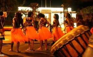 Indépendance 2010 : un cinquantenaire coûteux et folklorique, pour fêter une statue