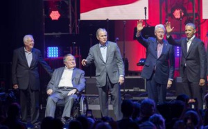 Vidéo-Cinq anciens présidents à un concert de charité après les ouragans