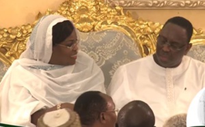 Vidéo-Visite à Touba: Ecoutez la réponse du Président Macky Sall à son épouse qui lui a fait une remarque...