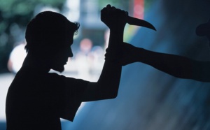 Agression en plein jour à la cité Tacko à Rufisque : Une dame reçoit plusieurs coups de couteau au dos pour sauver son bébé