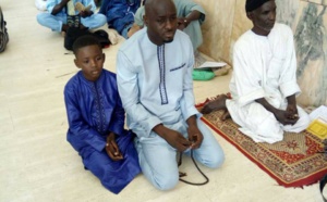 (Photos) Thierno Bocoum à TOUBA pour recueillir des prières avec son...