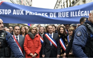 VIDÉO - Des élus chantent la Marseillaise et bousculent des fidèles musulmans en pleine prière de rue à Clichy