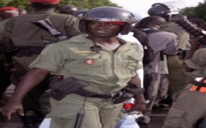 ÉCHAUFFOUREES À L'UNIVERSITÉ DE ZIGUINCHOR : Les forces de sécurité délogent les étudiants à coups de lacrymogènes et occupent le campus