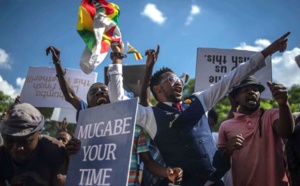 Vidéo-Zimbabwe : Liesse populaire dans les rues de Harare après la démission de Robert Mugabe