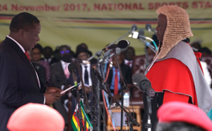 Zimbabwe : le nouveau président Mnangagwa succède officiellement à Mugabe