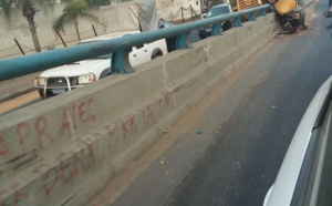 Arrêt sur image- Un camion fou s'encastre sur le pont Malick Sy