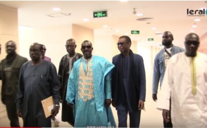 Vidéo - Arrivée de Youssou Ndour à la Cérémonie de remise officielle de chèque à la mutuelle de santé des acteurs culturels.