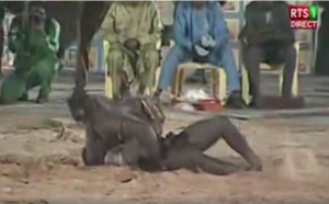 Vidéo- Tapha Tine bat Yekini Jr par un sévère "mbotti"