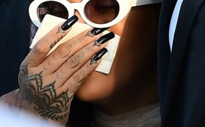 16 photos : Rihanna inconsolable à l'enterrement de son cousin