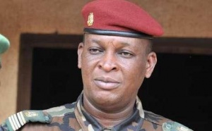 Dakar : Le Gl. Konaté rencontre la communauté guinéenne dans un stade Iba Mar Diop plein à craquer.