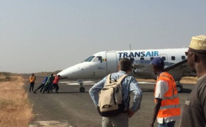 Du jamais vu ! Le vol TRANSAIR incapable de faire marche arrière : ses passagers en mode “pousse-pousse”