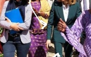 PHOTOS. Les secrets du costume vert de Brigitte Macron au Sénégal