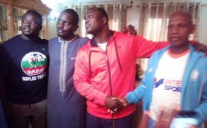 Photos: Modou Lô chez Papa Sow, pour apporter son soutien
