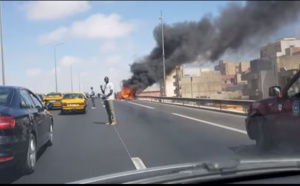 Vidéo-Urgent, explosion d’une voiture sur l’autoroute à péage