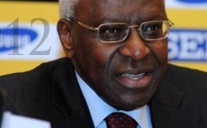 Lamine Diack annonce finalement sa candidature à la présidentielle 2012, mais à condition...