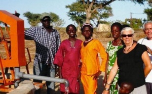 De l'eau et des livres pour le Sénégal