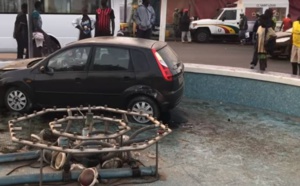 INCROYABLE : Un véhicule atterrit dans le jet d’eau du Pont Faidherbe (vidéo)