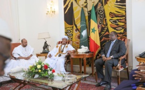 Audience du Khalife Général des Khadres : Macky Sall évoque les relations du Sénégal avec la Mauritanie avec son hôte