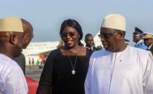 "Exclusif vidéo : Macky Sall réagit depuis Paris après le vote de la loi sur le parrainage