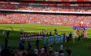 PHOTOS - Magnifique hommage à Arsène Wenger pour son dernier match à l'Emirates Stadium.