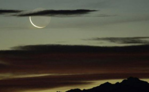 LE CROISSANT LUNAIRE APERÇU À DAKAR, LE RAMADAN DÉBUTE JEUDI
