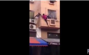 Vidéo: Un autre Mamoudou Gassama sauve des vies après un incendie au Maroc