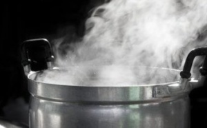 Après des menaces répétées, la "niaréel" ébouillante sa coépouse et son bébé avec de l'huile chaude