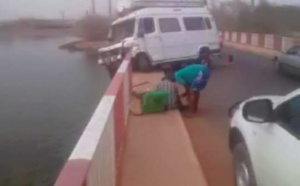 Kaolack : Spectaculaire !  Un car s’incruste dans le pont Serigne Bassirou Mbacké.