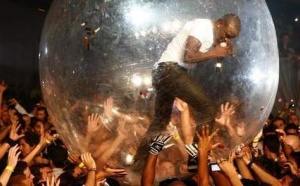 250.000 dollars réclamés à Akon pour rupture de contrat